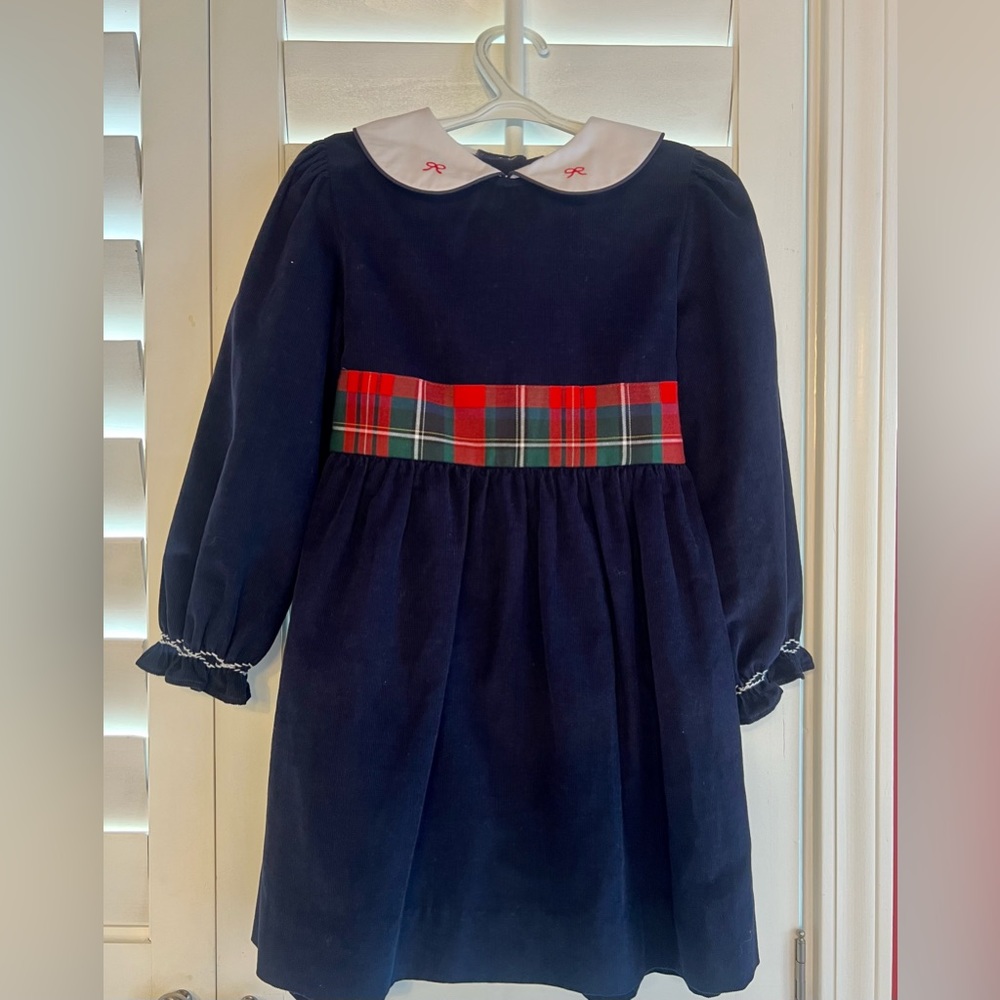 Stunning dress, perfect for the holidays.